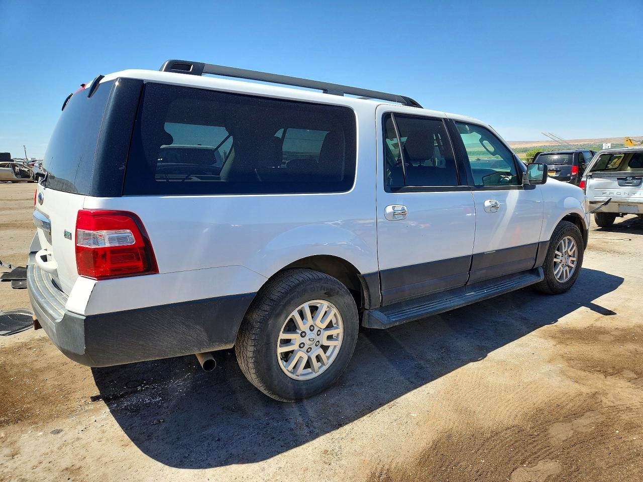 2014 Ford Expedition VIN 1FMJK1G57EEF52557 photo 3