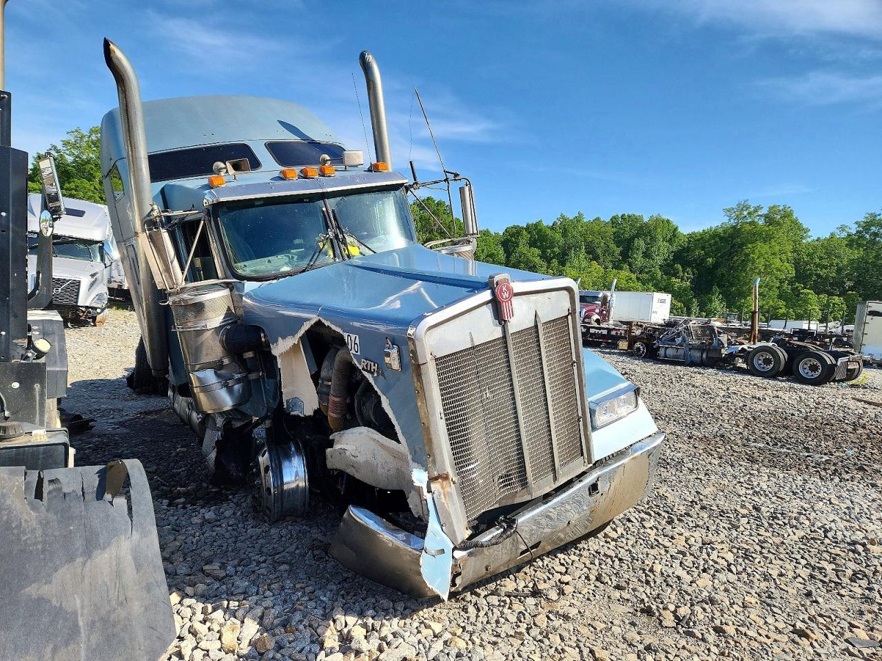2004 KENWORTH W900 VIN 1XKWDB9X84J052796 photo 1
