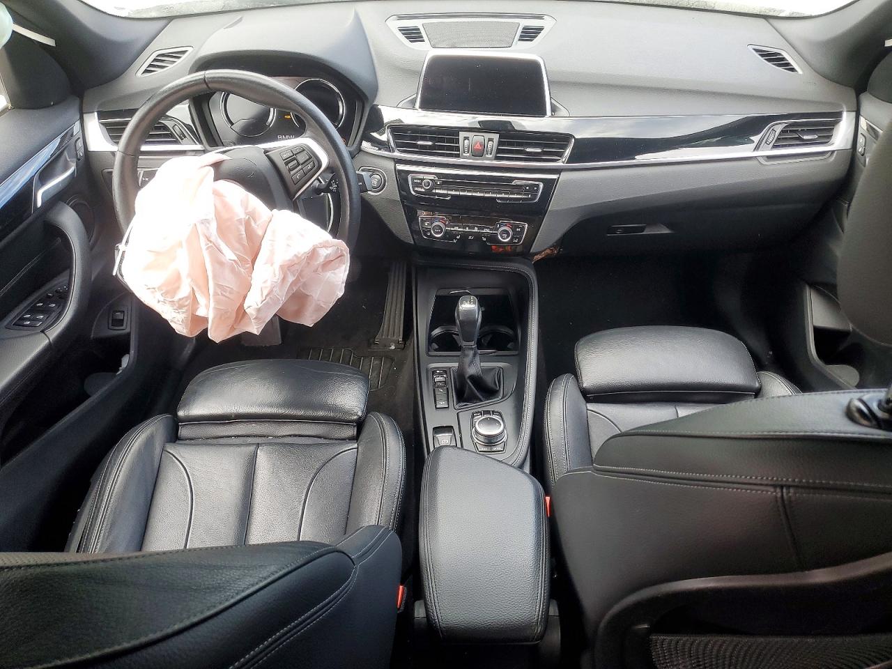 2018 BMW X1 VIN WBXHT3C35J5L28748 photo 8