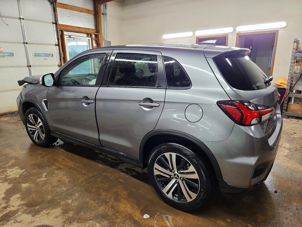 2025 Mitsubishi Outlander VIN JA4ARUAU2SU006956 photo 2
