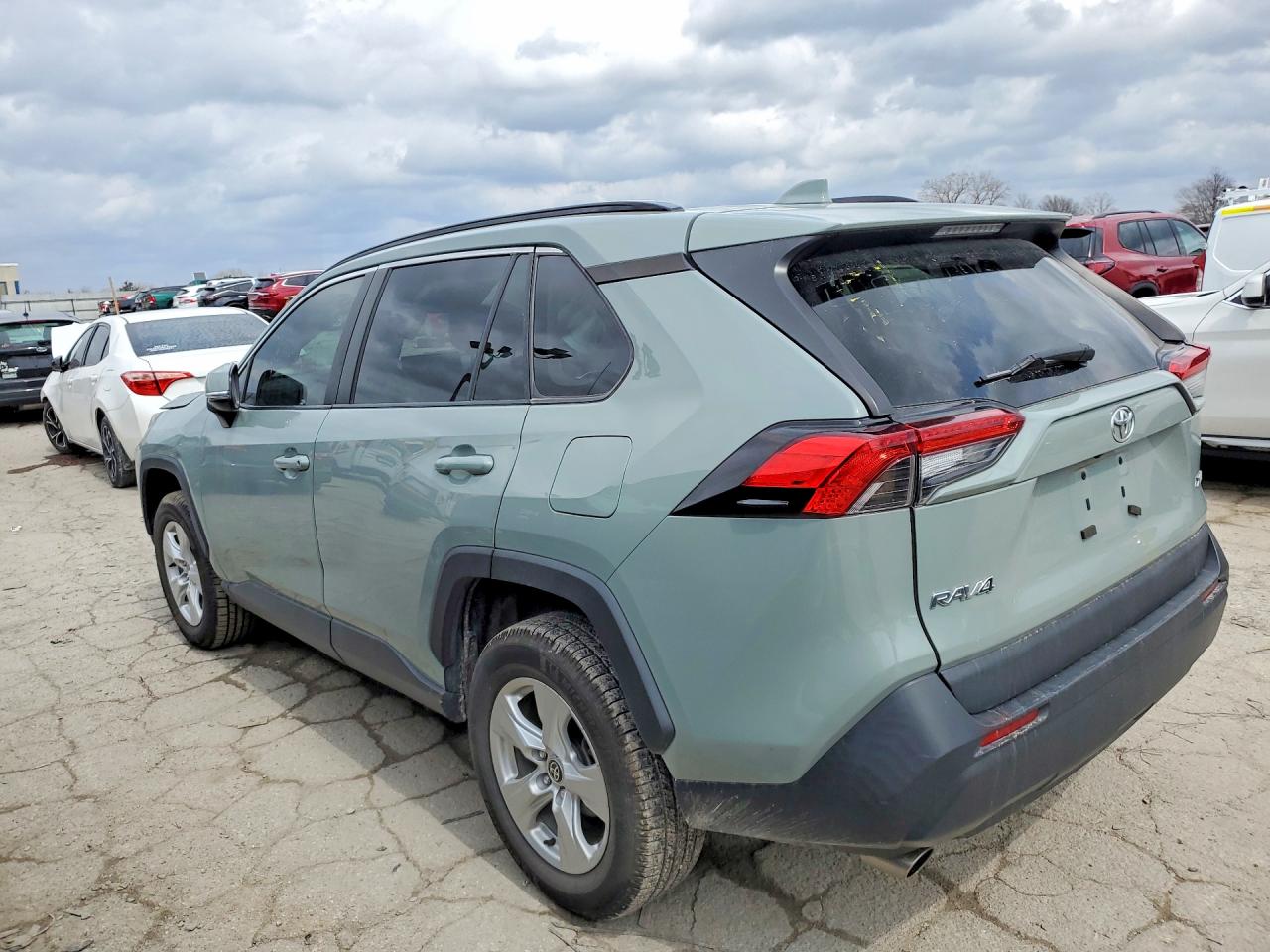 2021 Toyota Rav4 VIN 2T3W1RFV6MW126041 photo 2