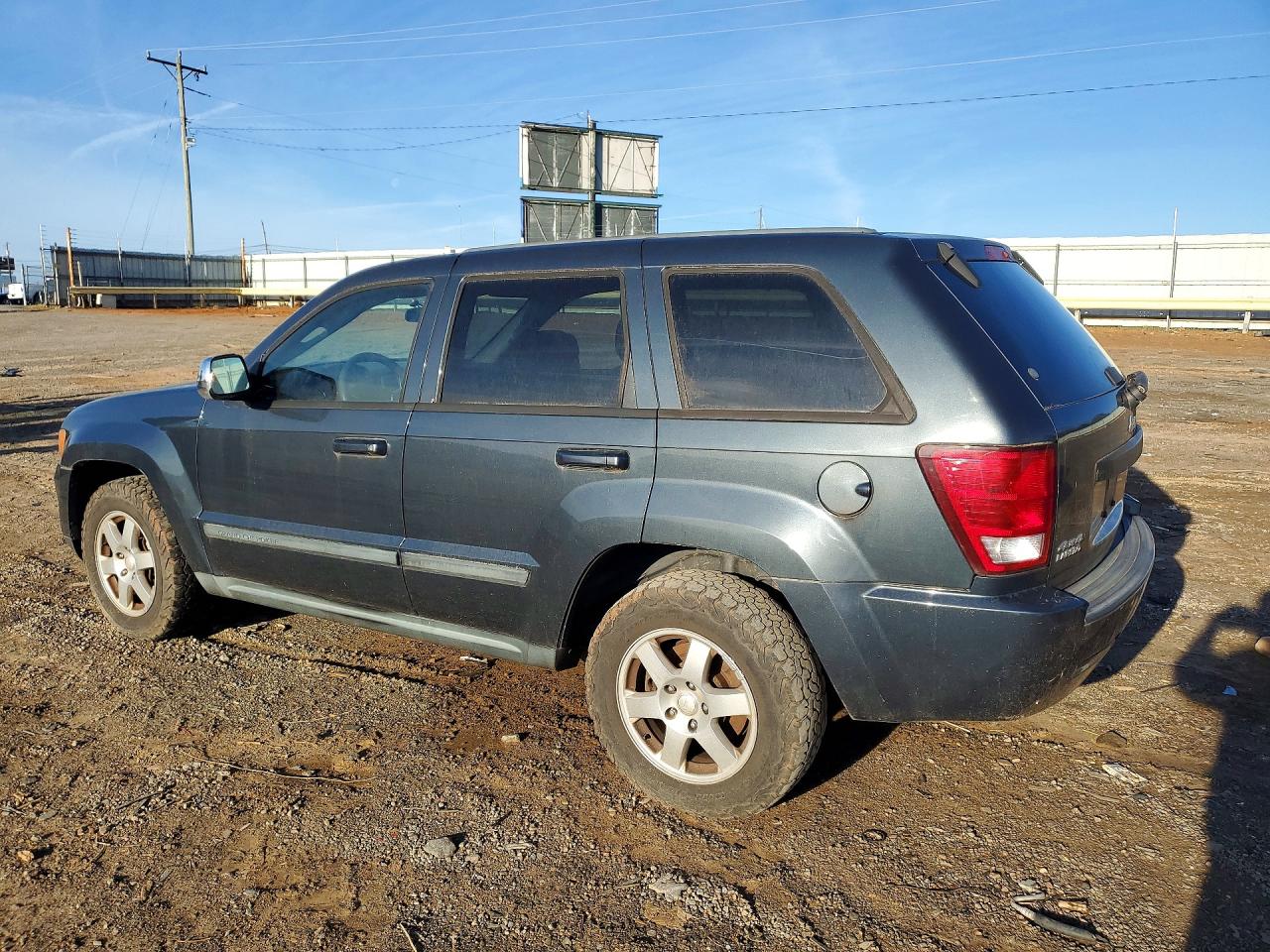 2008 Jeep Cherokee VIN 1J8GR48K98C119427 photo 2