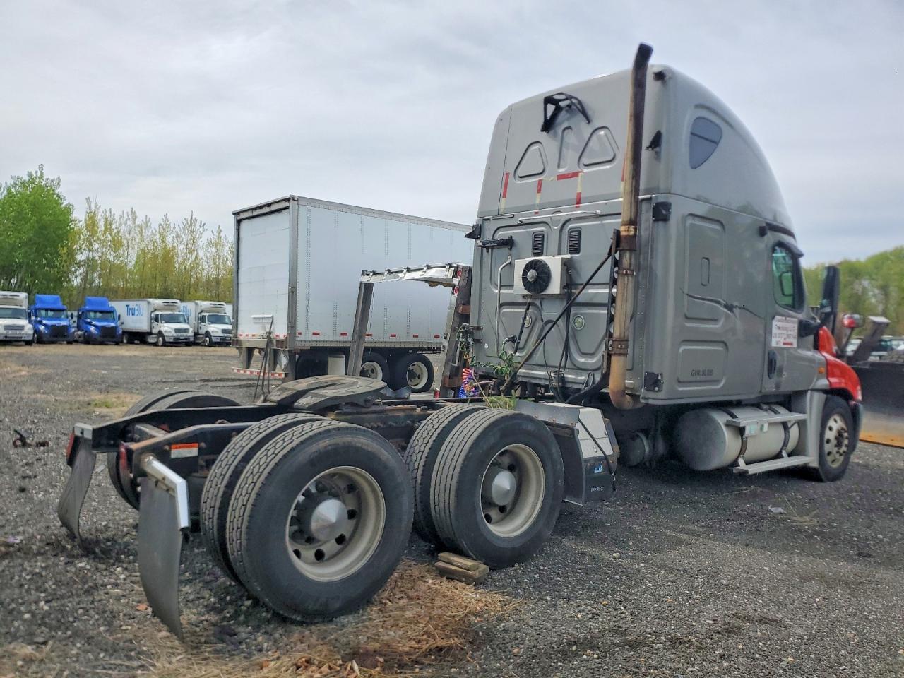 2009 FREIGHTLINER All other VIN 1FUJGLCKX9LAF0261 photo 4