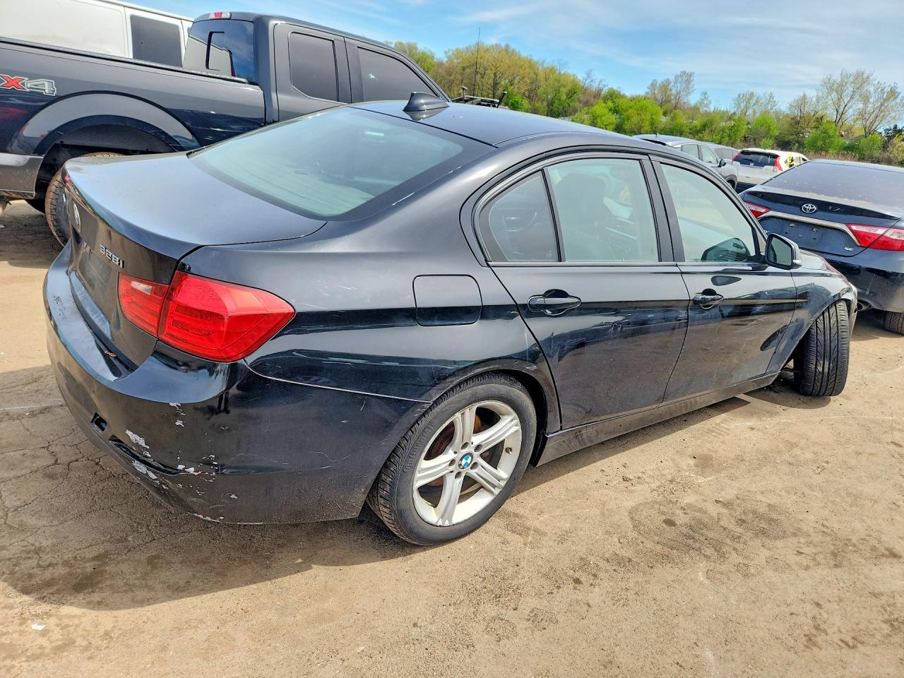 2013 BMW 3 series VIN WBA3B5G51DNS01367 photo 3
