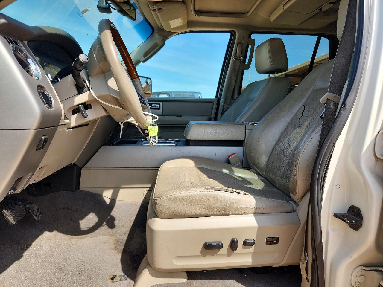 2008 Ford Expedition VIN 1FMFU20588LA61320 photo 7