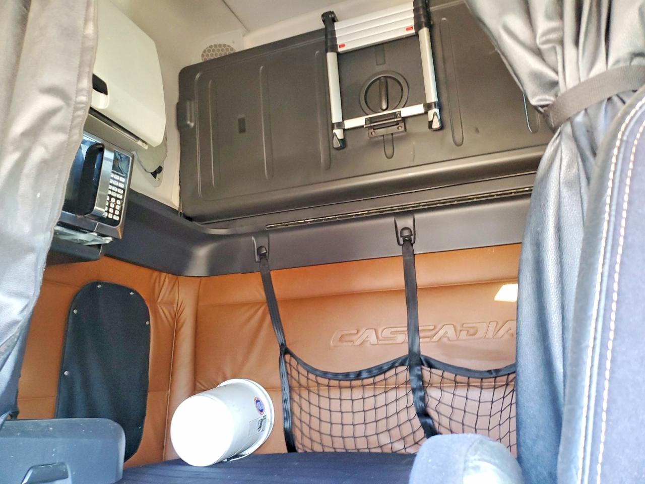 2019 FREIGHTLINER All other VIN 3AKJHHDR9KSKN0646 photo 6