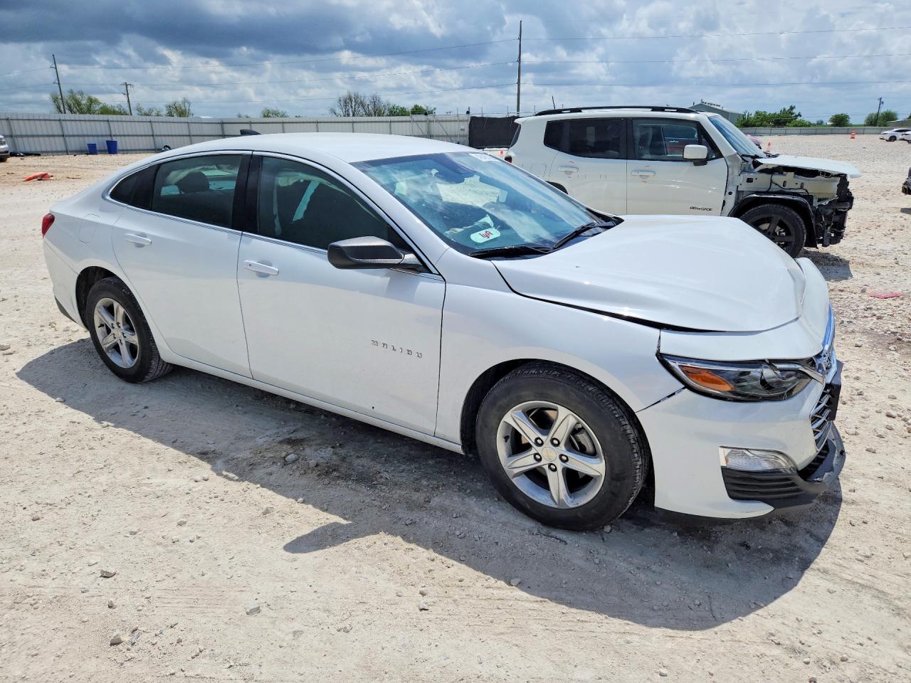2025 Chevrolet Malibu VIN 1G1ZC5ST8SF120057 photo 4
