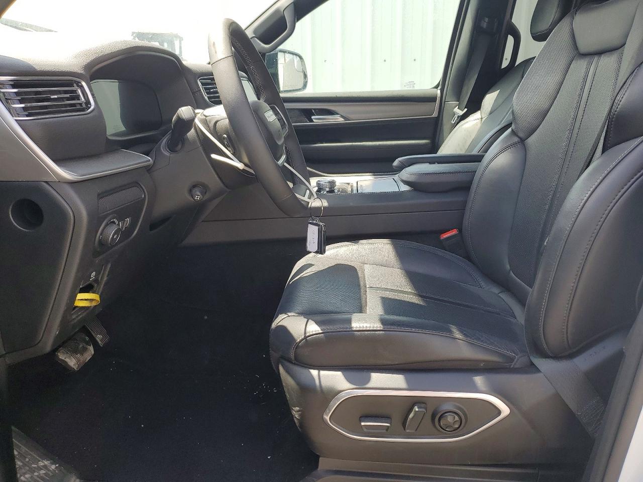 2025 Jeep Wagoneer VIN 1C4SJVBP3SS510122 photo 7