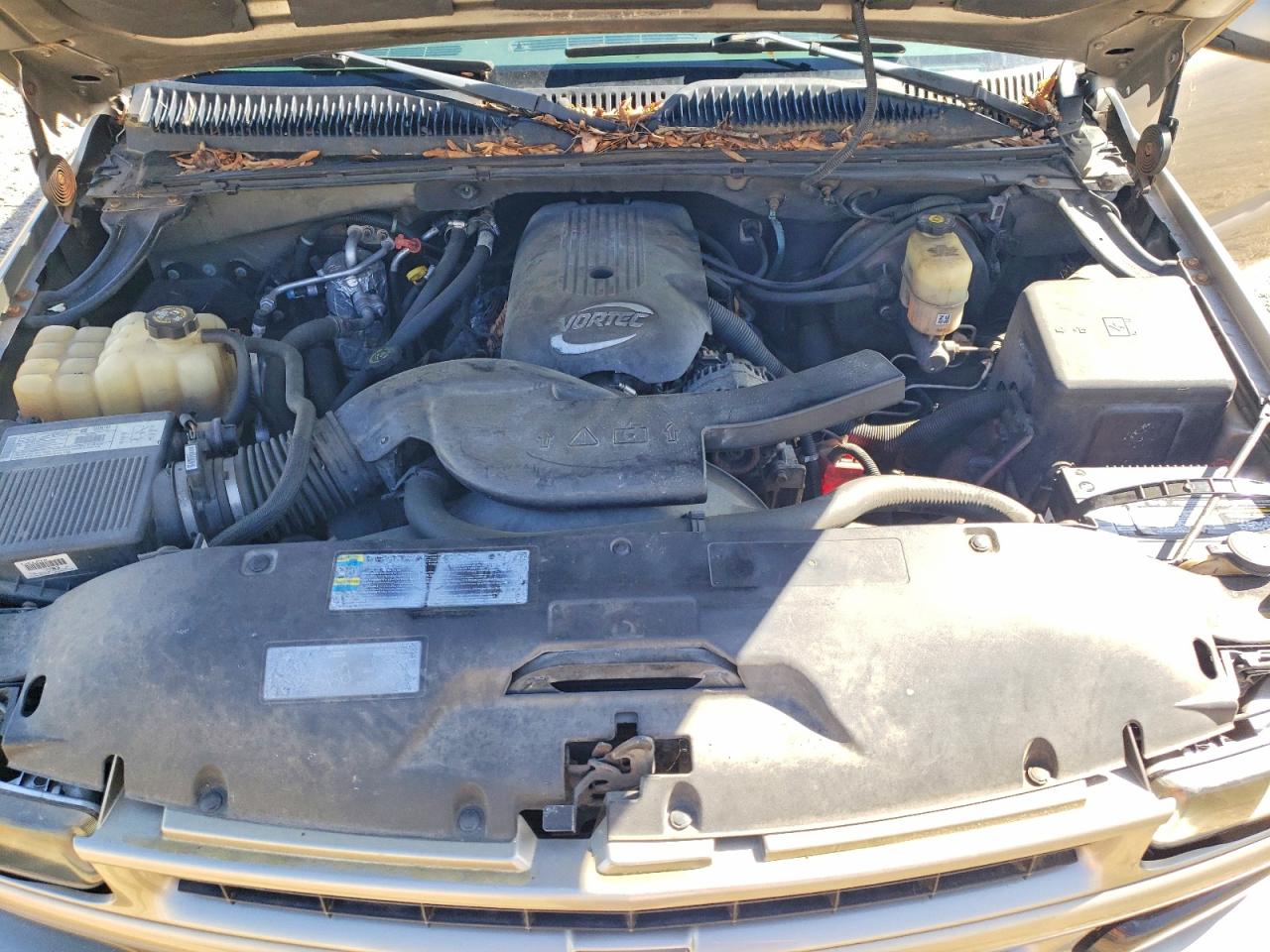 2002 Chevrolet Suburban VIN 3GNFK16Z22G335833 photo 12