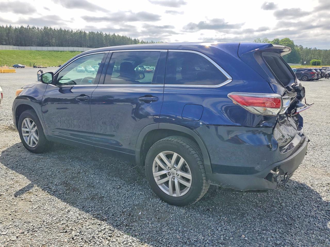 2015 Toyota Highlander VIN 5TDZARFH4FS015676 photo 2