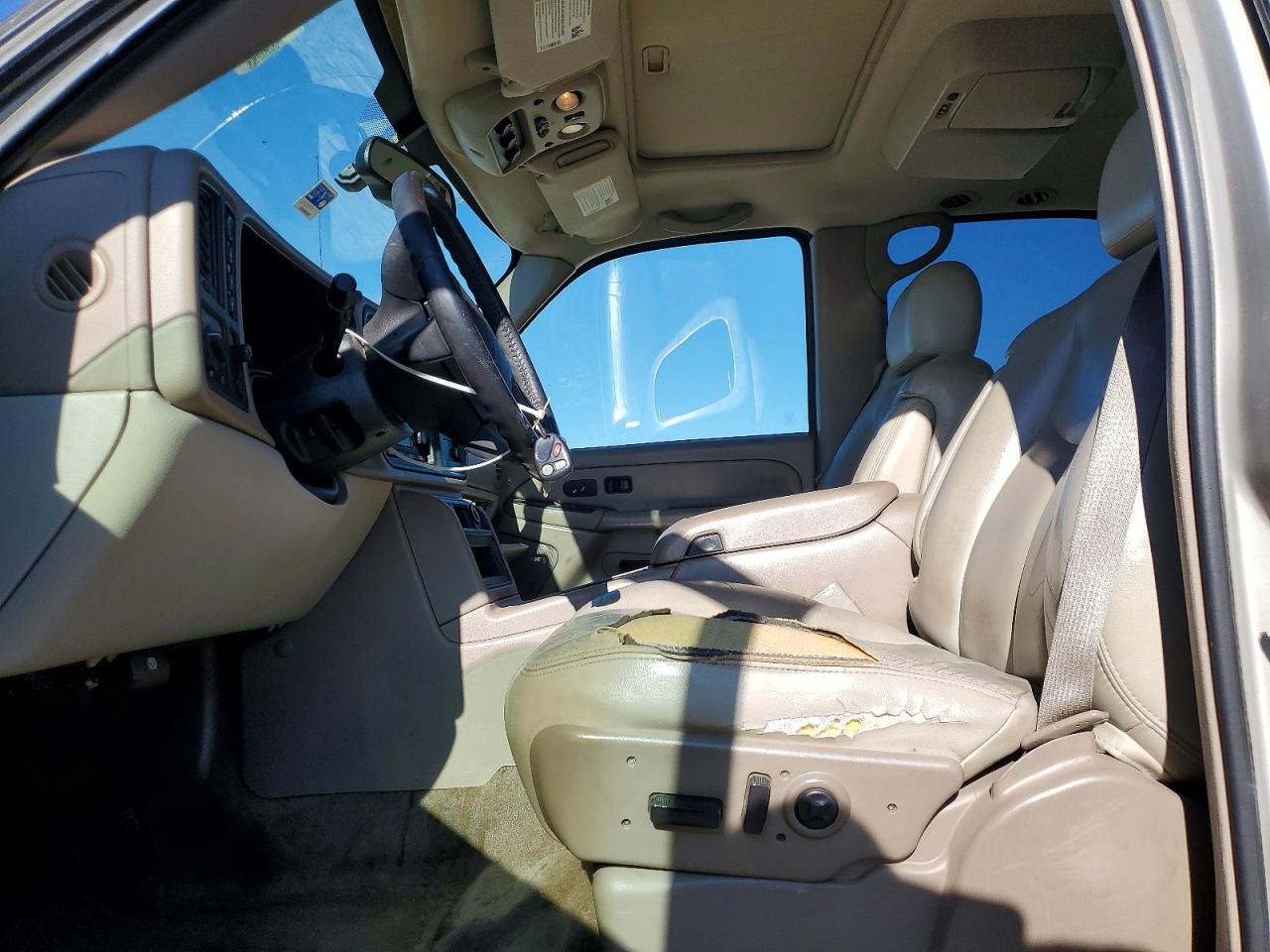 2005 Chevrolet Tahoe VIN 1GNEK13T35R221629 photo 7