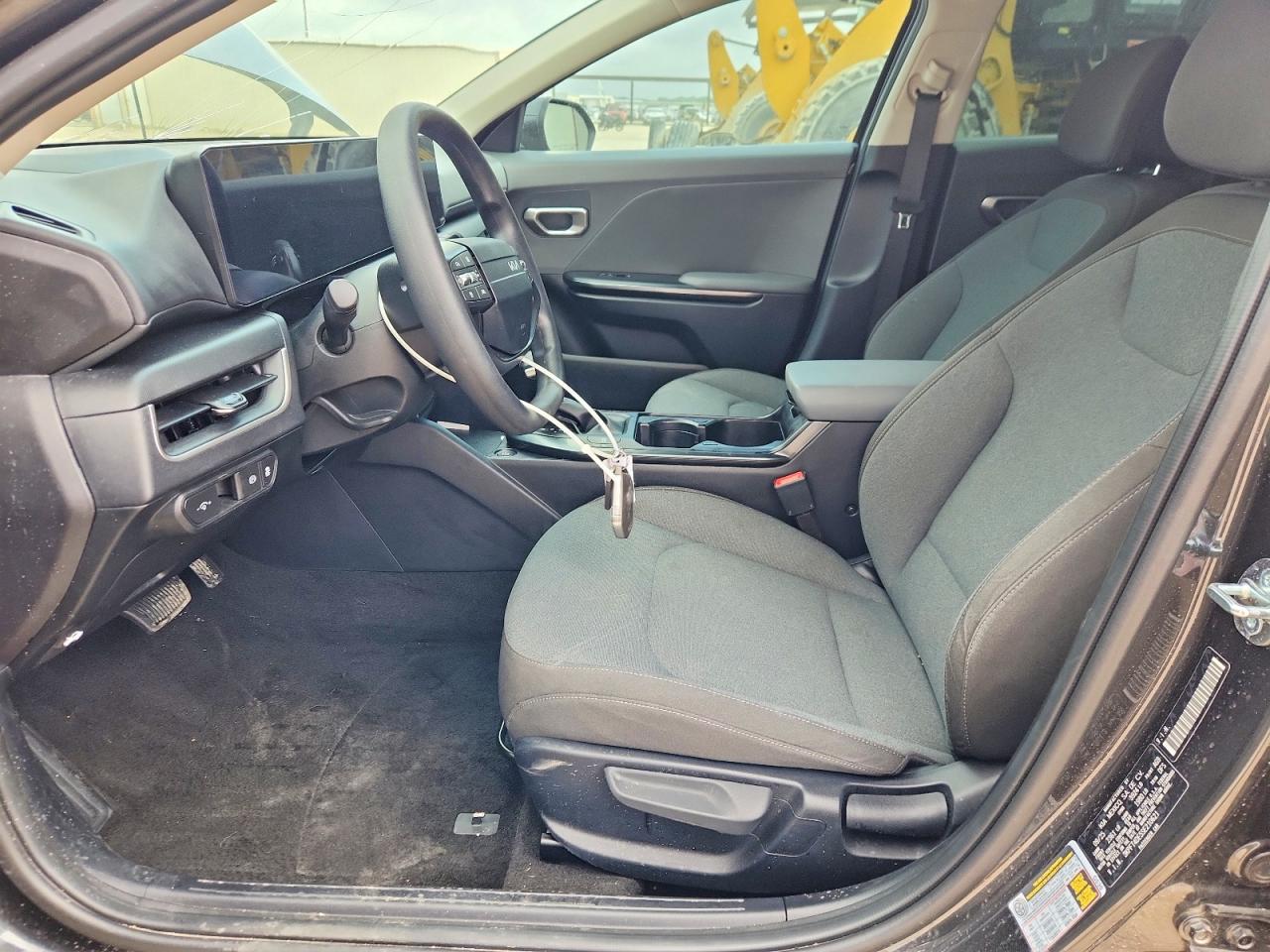 2025 Kia All other VIN 3KPFT4DE5SE210621 photo 7