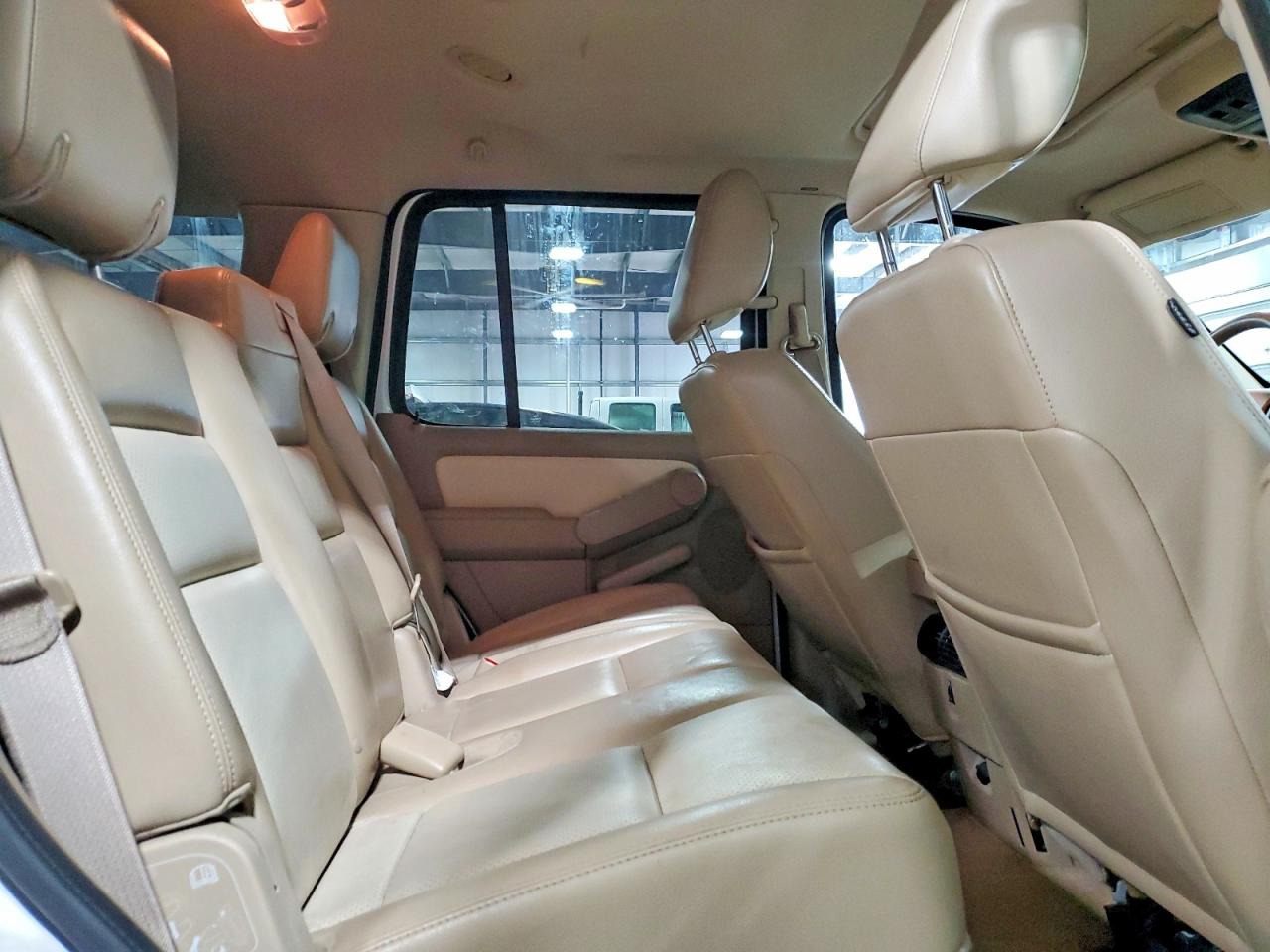 2010 Mercury Mountainer VIN 4M2EN4JE0AUJ00354 photo 11