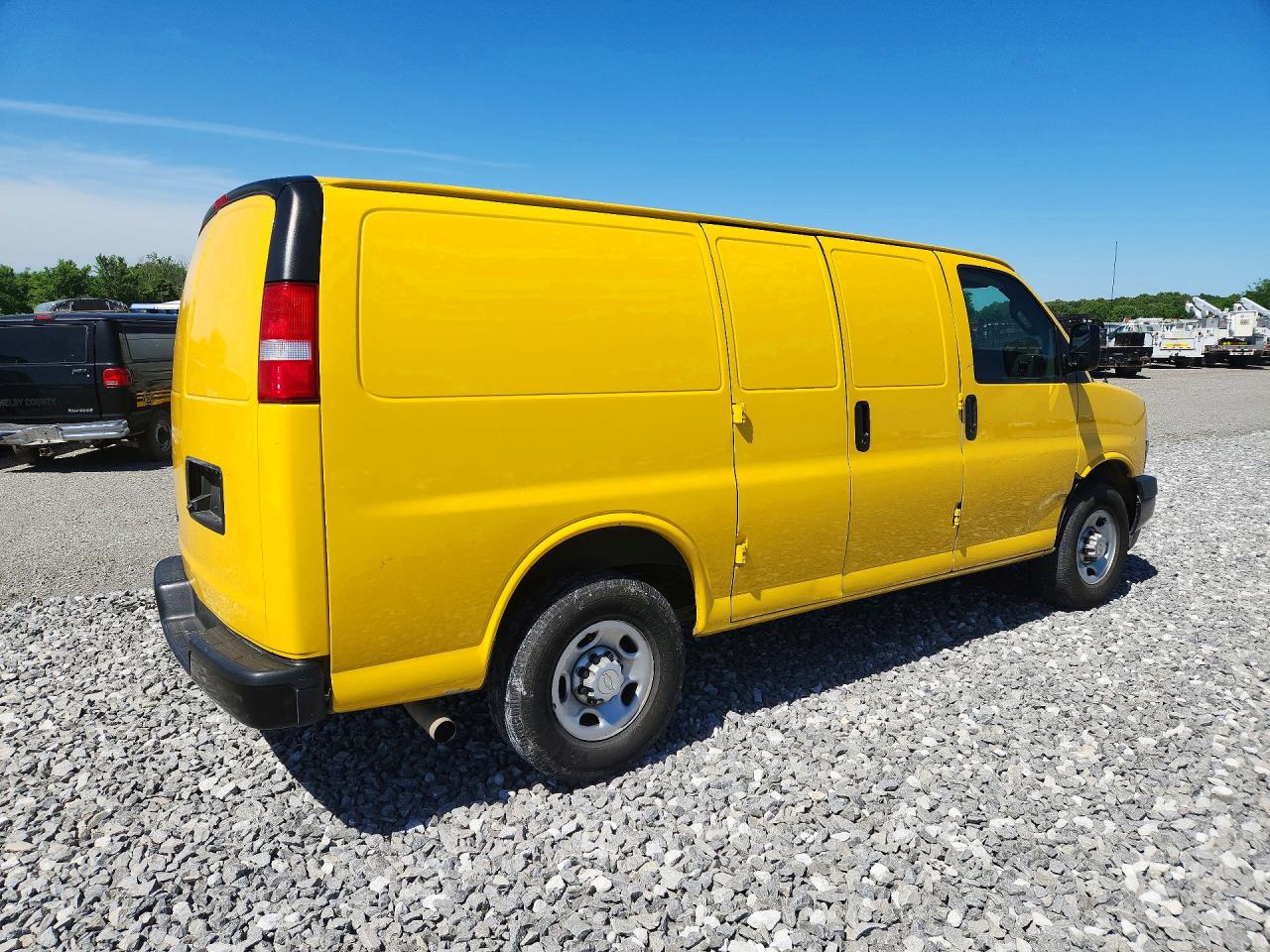 2021 CHEVROLET Express VIN 1GCWGAFP2M1174524 photo 3