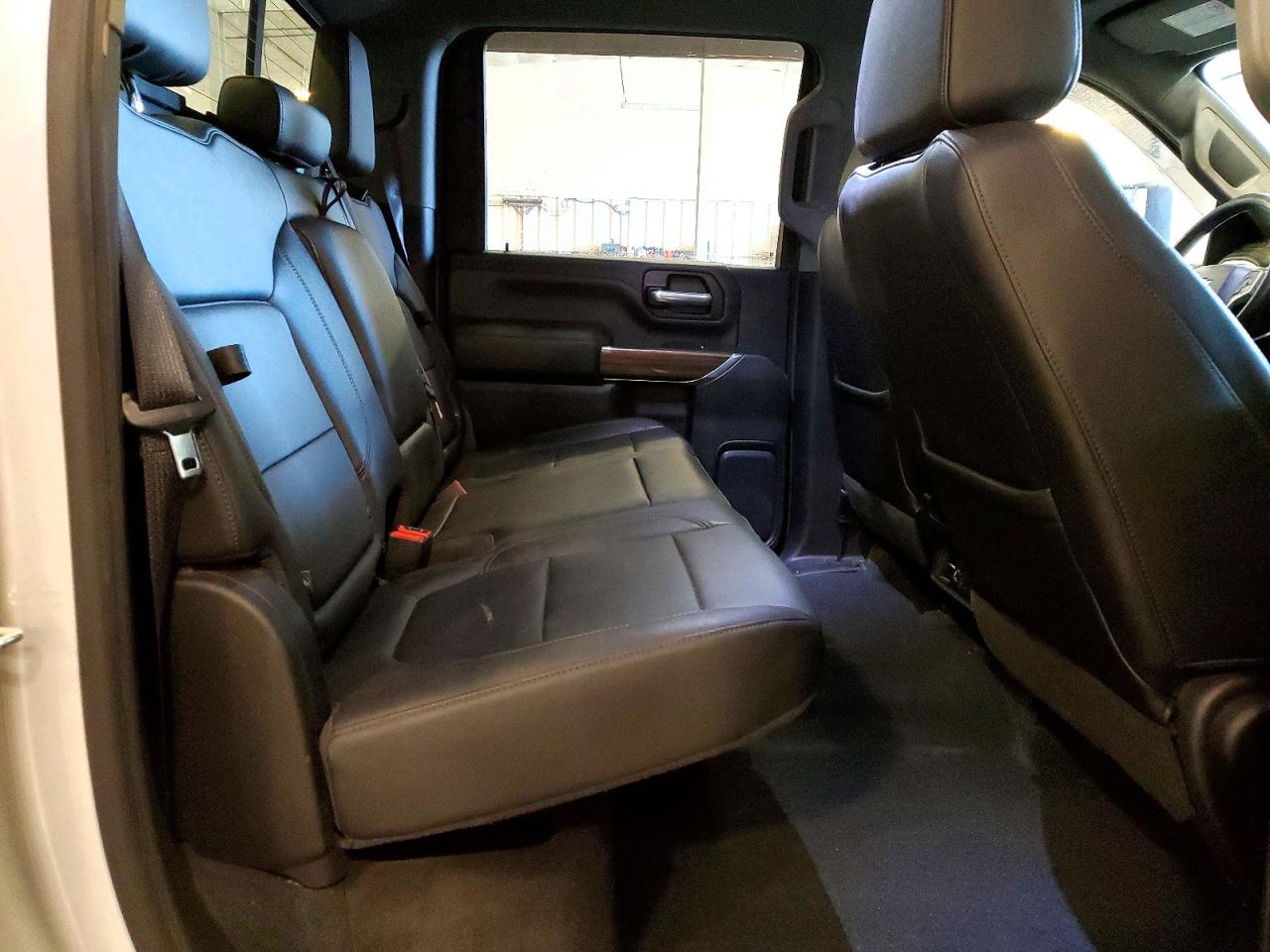 2020 Chev All models VIN 1GC4YTE71LF333505 photo 10