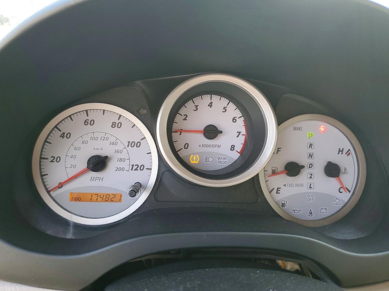 2004 Toyota Rav4 VIN JTEHD20V740024666 photo 9