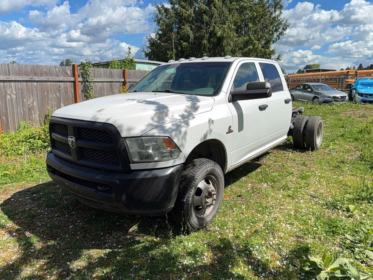 2018 Ram 3500 VIN 3C7WRTCL0JG270594 photo 2