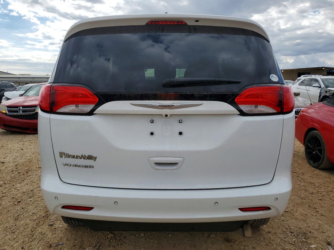 2022 Chrysler Minivan VIN 2C4RC1CGXNR105381 photo 6