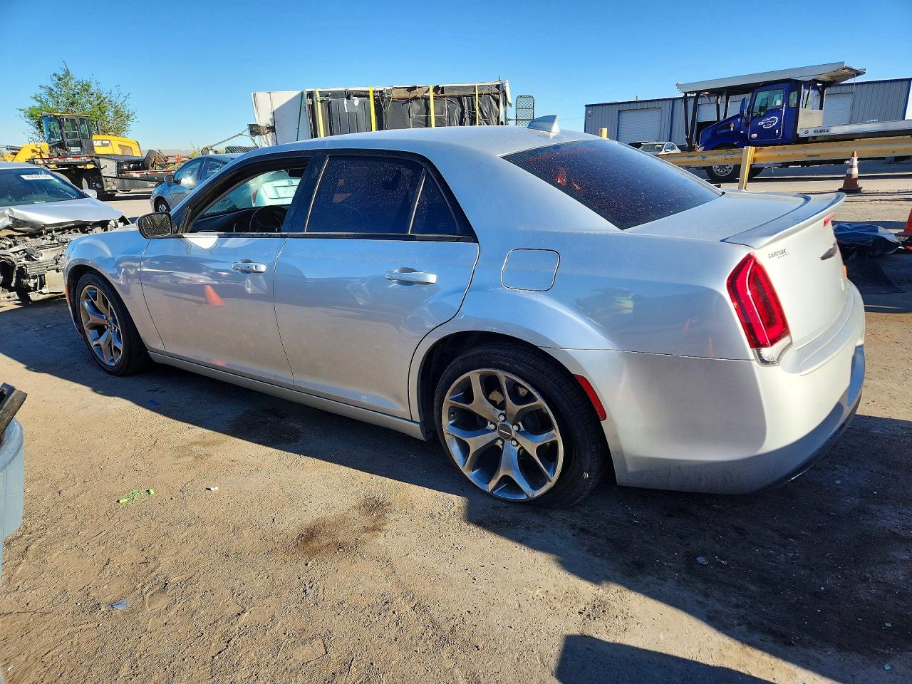2021 Chrysler 300 VIN 2C3CCAAG5MH530511 photo 2