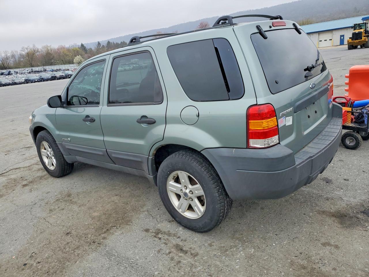 2005 Ford Escape VIN 1FMCU96H55KE18144 photo 2