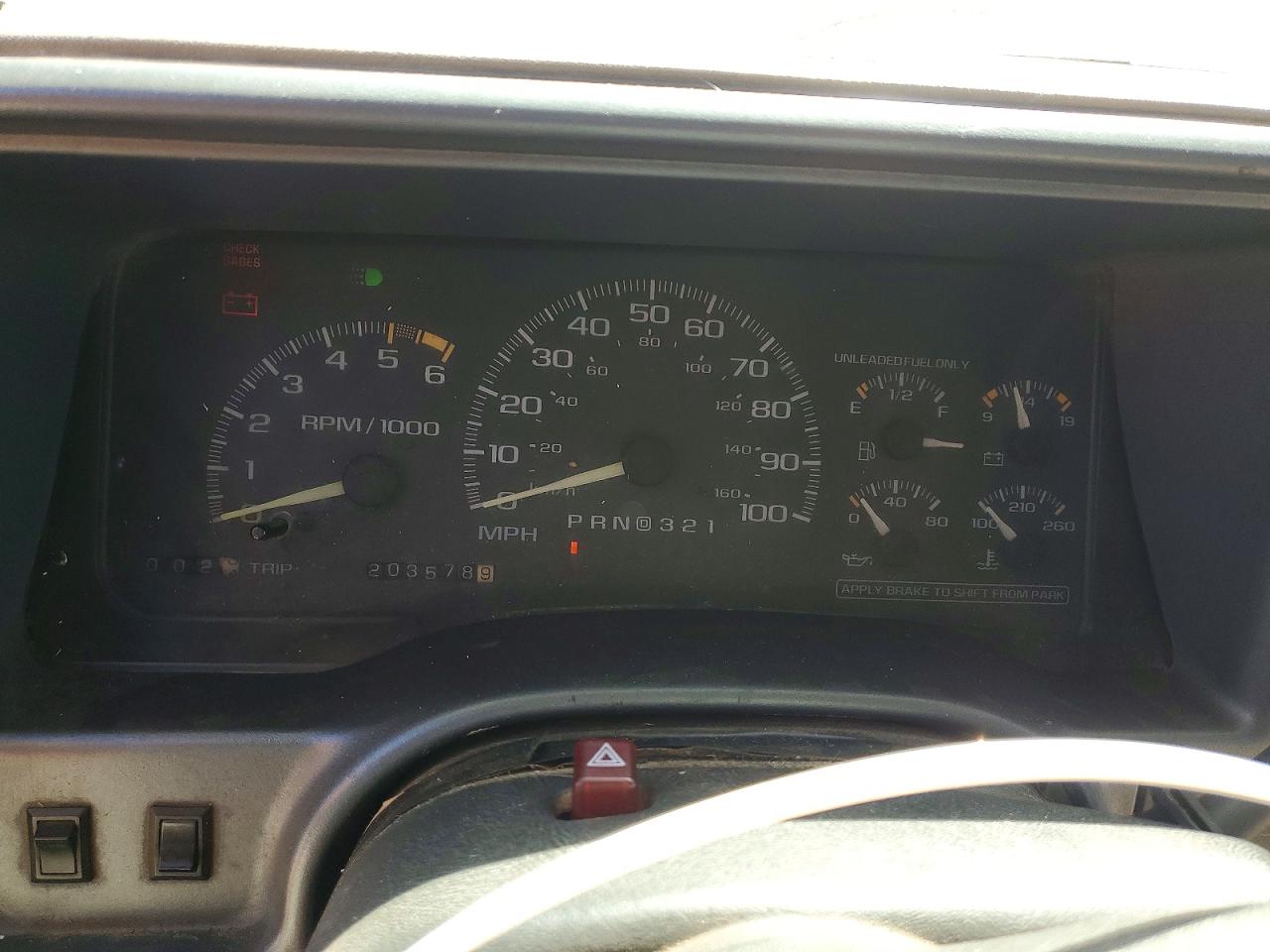 1996 GMC Yukon VIN 1GKEK13R3TJ737308 photo 9