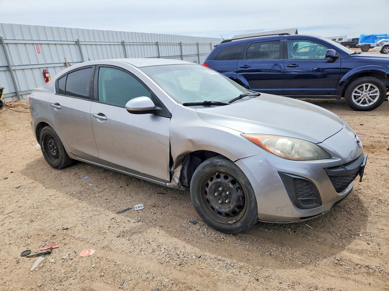 2011 Mazda 3 VIN JM1BL1UGXB1384024 photo 4