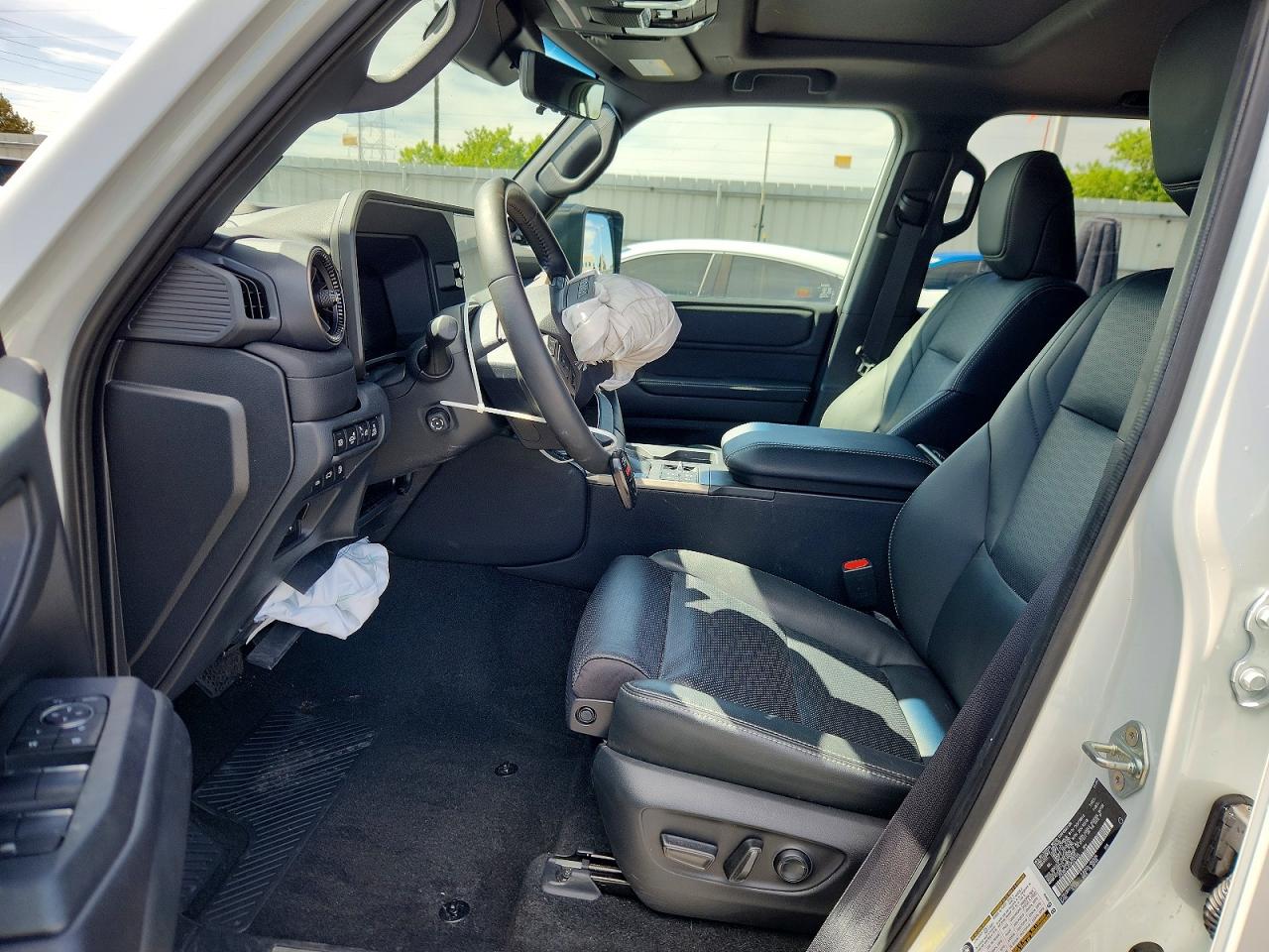 2025 Toyota Land cruis VIN JTEABFAJ2SK024165 photo 7