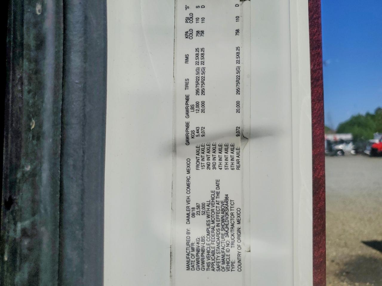 2019 FREIGHTLINER All other VIN 3AKJHLDV3KSKA4984 photo 10
