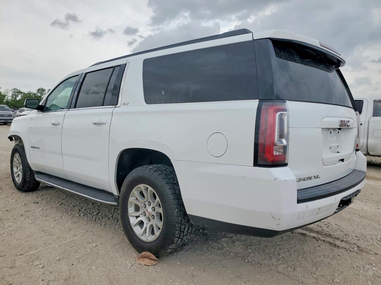 2020 GMC Yukon VIN 1GKS2GKC1LR178491 photo 2