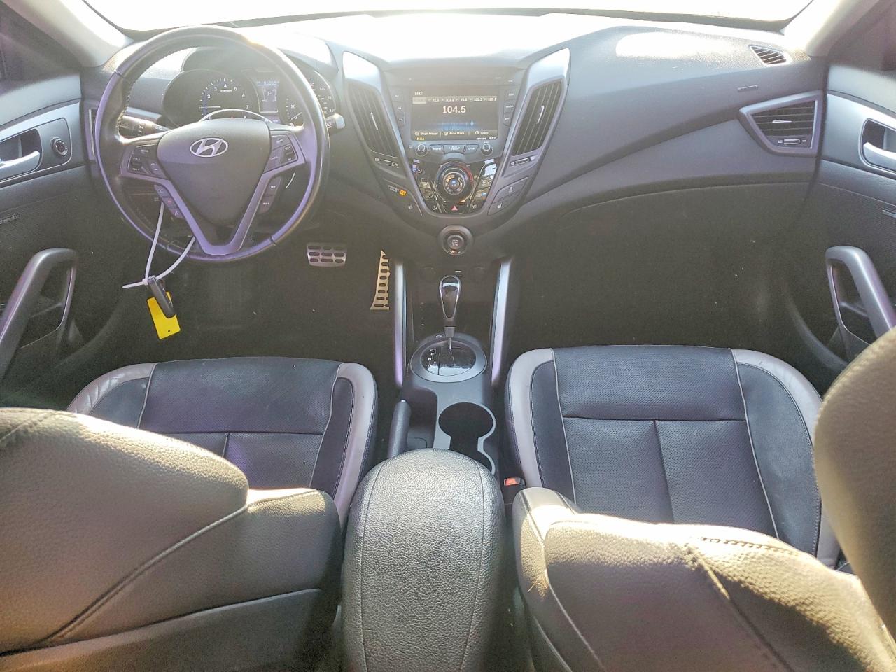 2015 Hyundai Veloster VIN KMHTC6AE1FU238129 photo 8