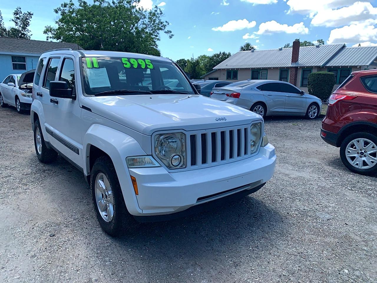 2011 Jeep Liberty VIN 1J4PN2GK2BW592689 photo 1