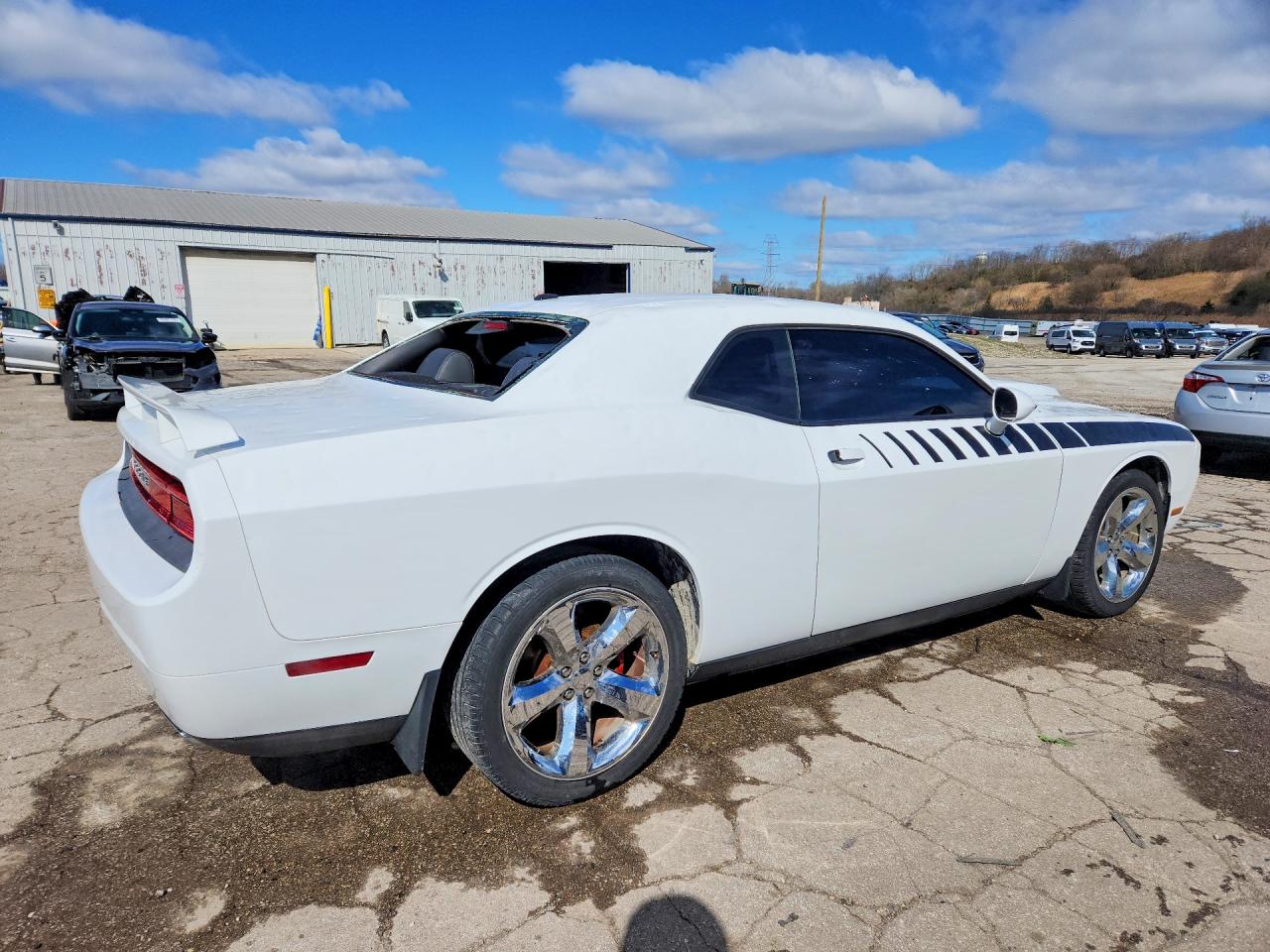 2011 Dodge Challenger VIN 2B3CJ5DT9BH581655 photo 3