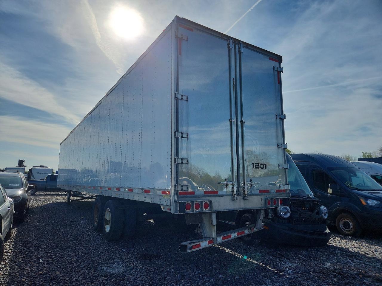 2021 UTILITY All models VIN 1UYVS253XM7396404 photo 4