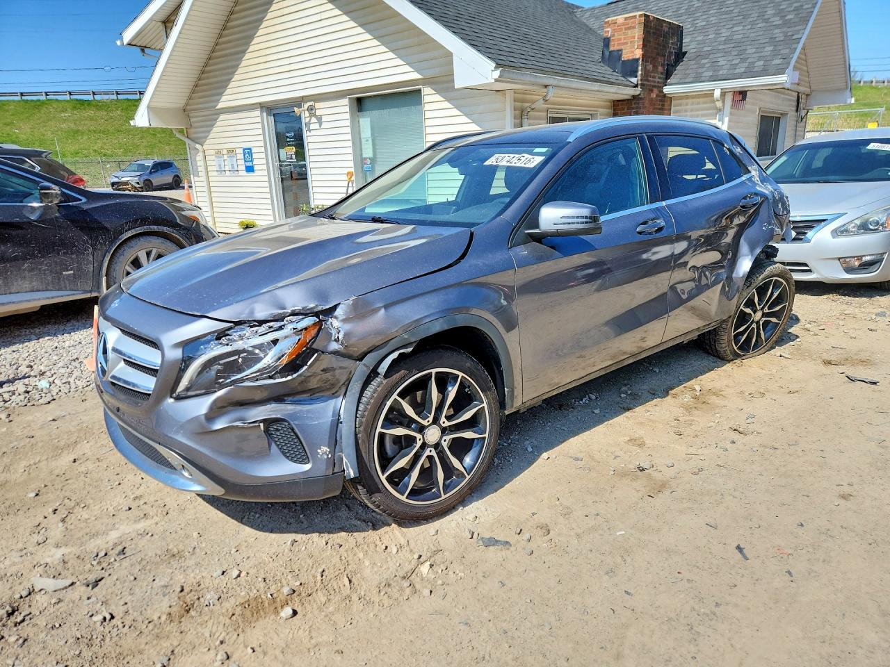 2015 Mercedes-Benz Gla-class VIN WDCTG4GB2FJ028953 photo 1
