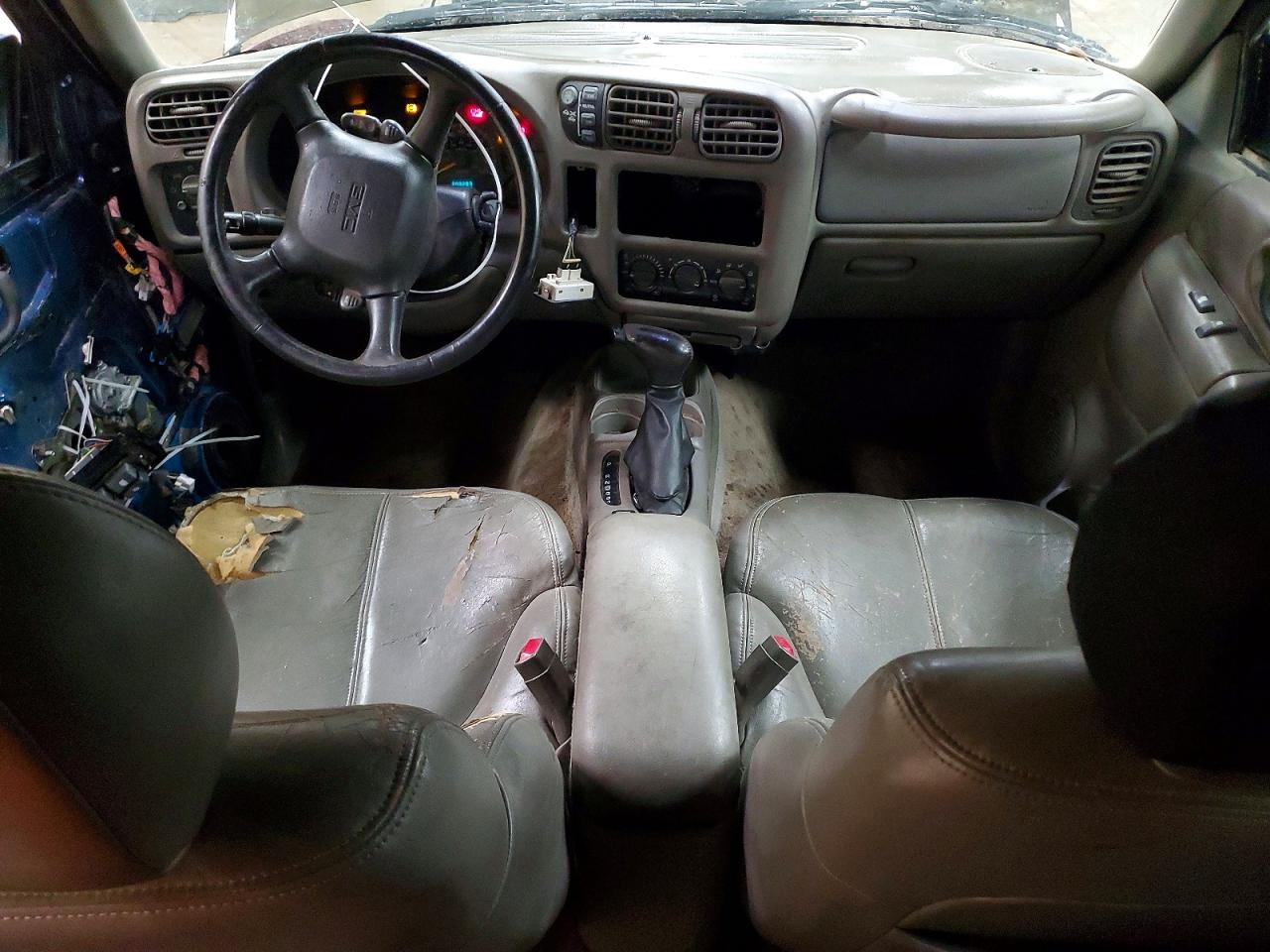 1999 GMC Jimmy VIN 1GKDT13W3X2557793 photo 8