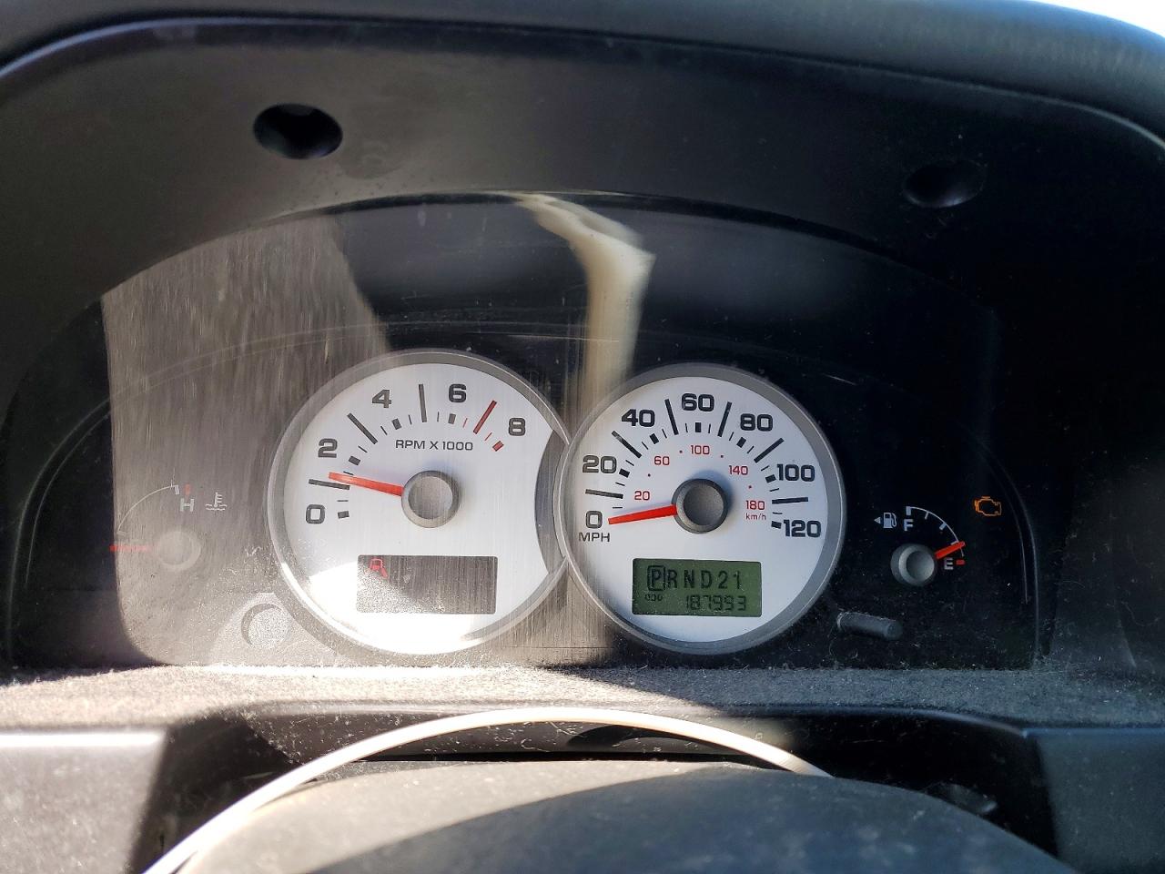 2005 Ford Escape VIN 1FMYU93145KA44025 photo 9
