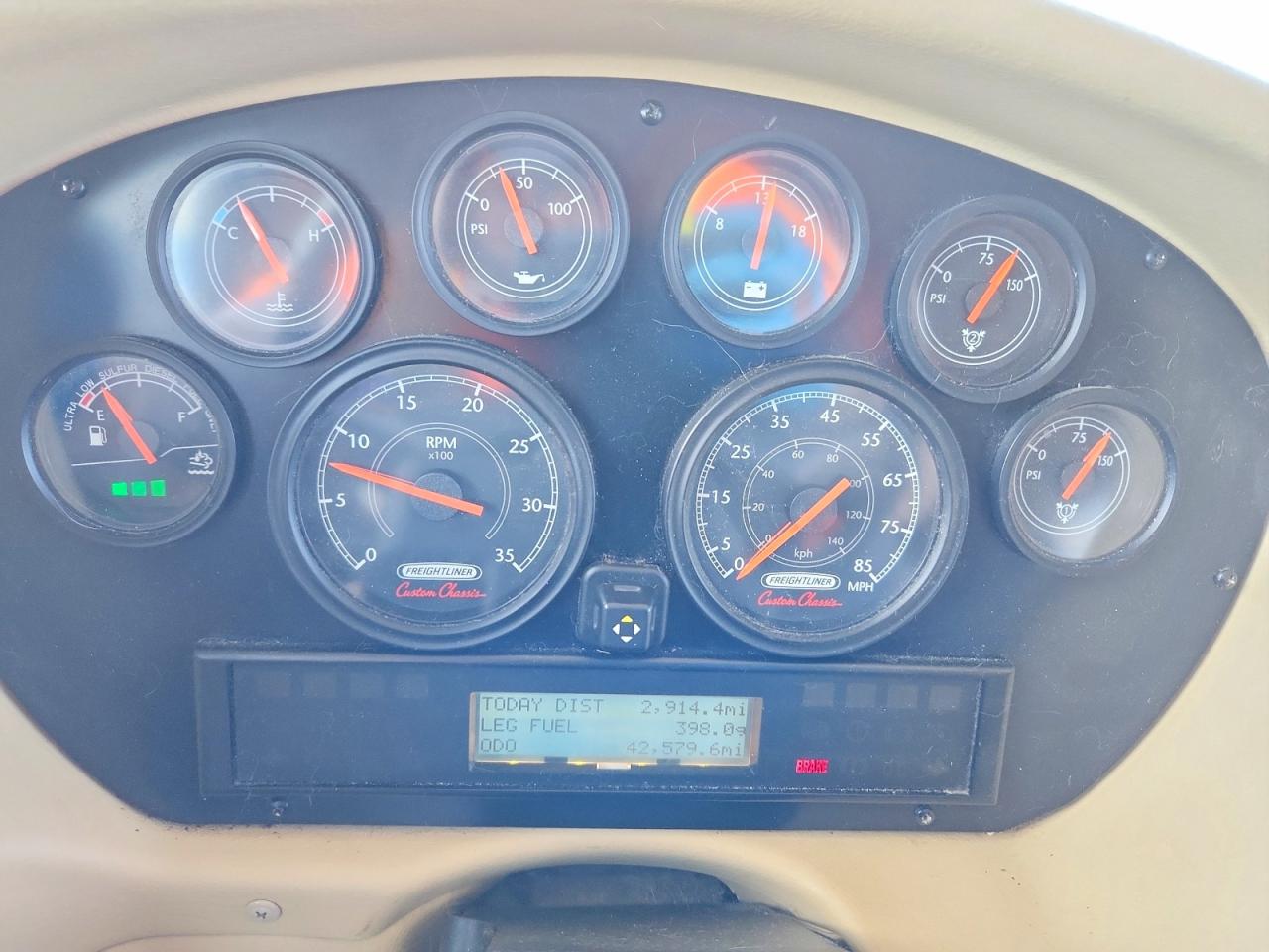 2011 FREIGHTLINER All other VIN 4UZAB2BS4BCAY0377 photo 8