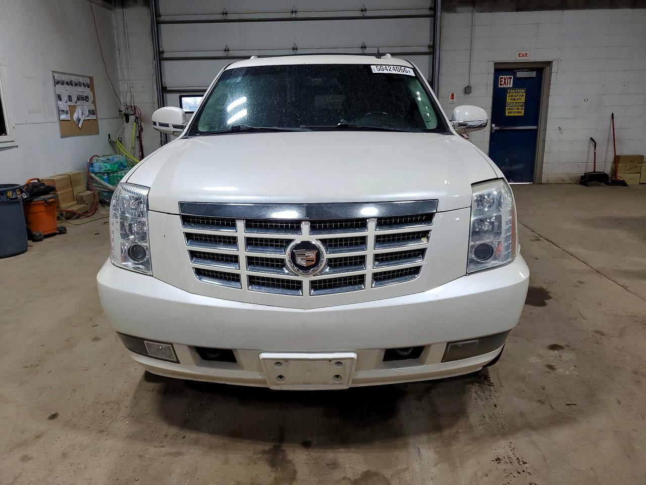 2010 Cadillac Escalade VIN 1GYUKBEF1AR244378 photo 5