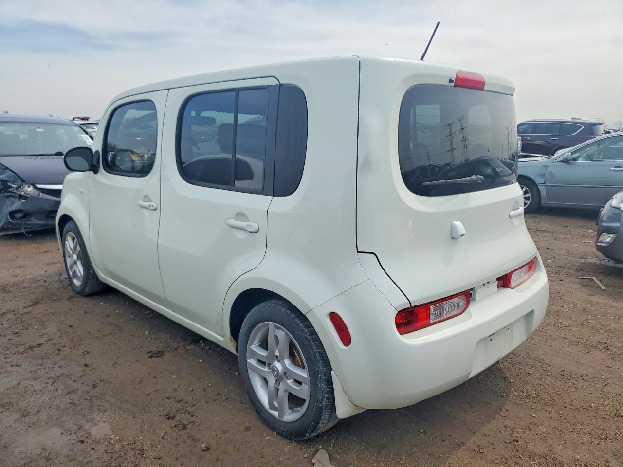2011 Nissan Cube VIN JN8AZ2KR4BT214612 photo 2
