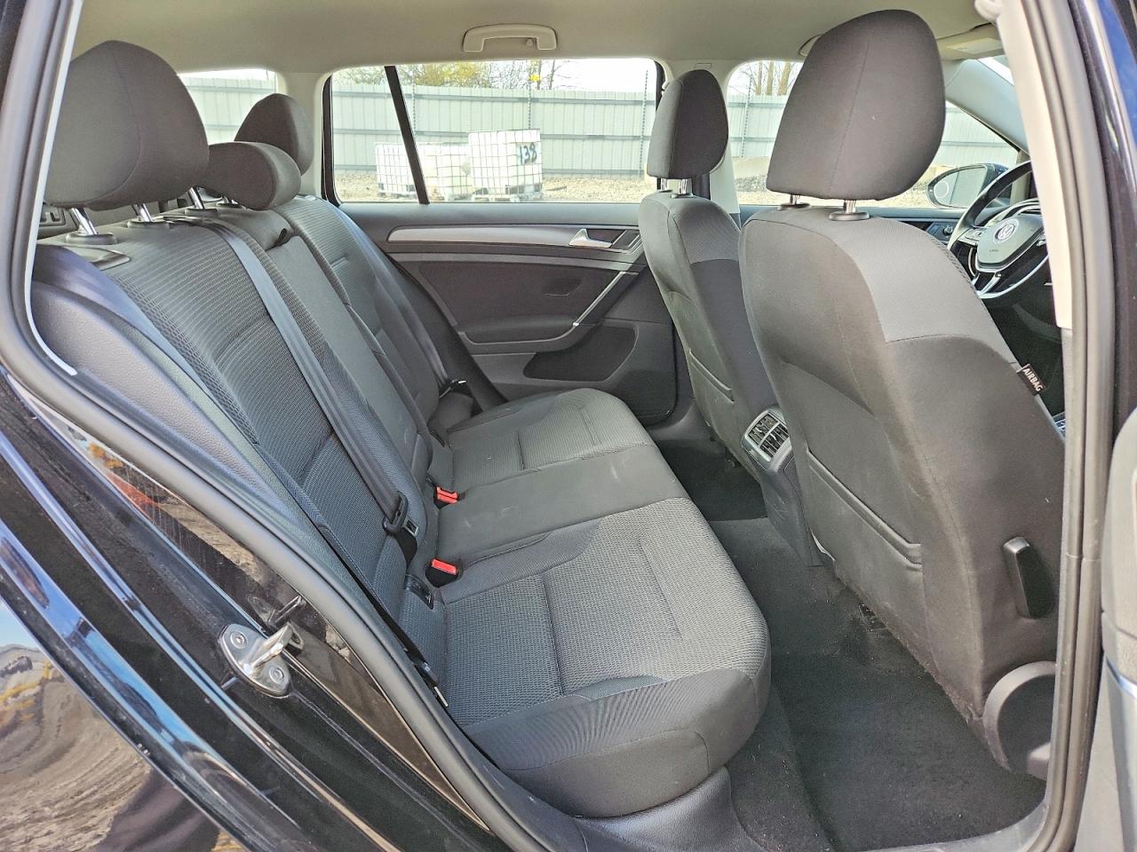 2018 VOLKSWAGEN Golf VIN 3VWD17AU2JM763366 photo 10