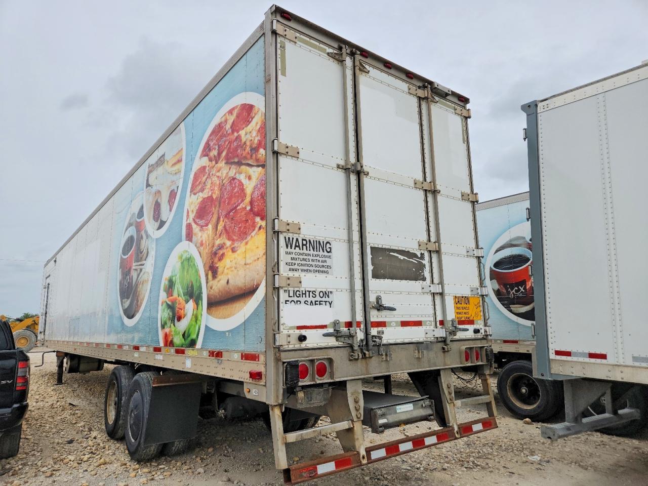 2016 UTILITY All models VIN 1UYVS2532GU525211 photo 3