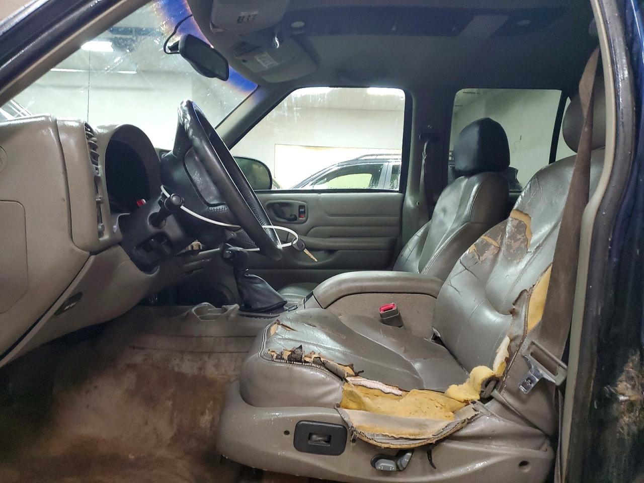 1999 GMC Jimmy VIN 1GKDT13W3X2557793 photo 7