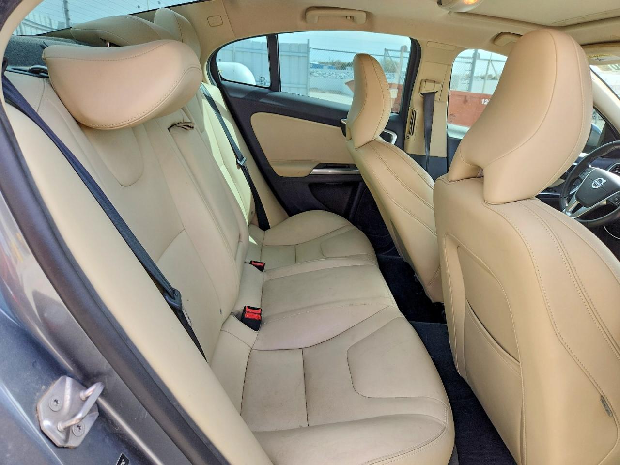 2017 Volvo S60 VIN YV126MFL8H2432247 photo 10