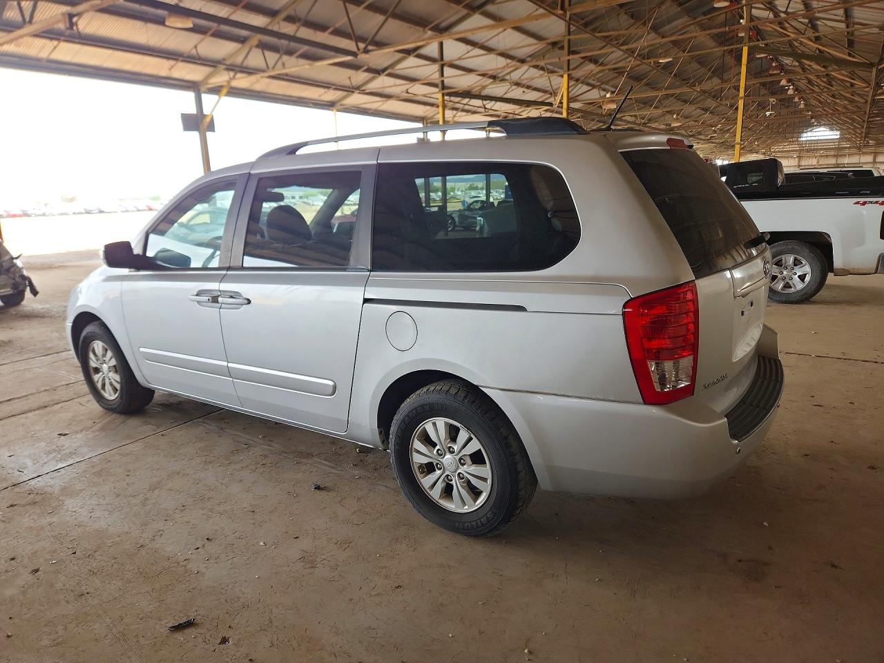 2012 Kia SEDONA VIN KNDMG4C79C6434092 photo 2