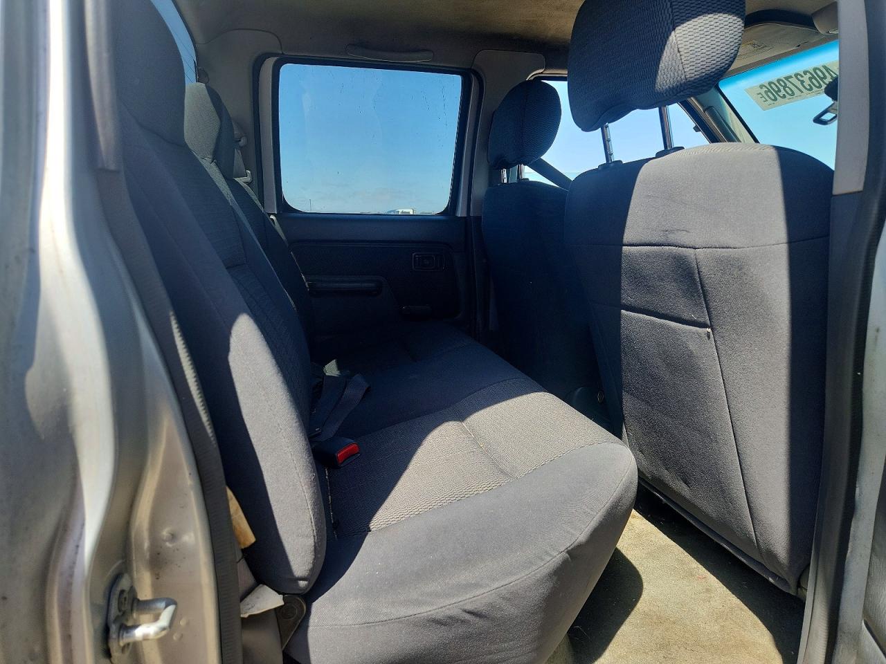 2002 Nissan Frontier VIN 1N6ED27T22C378034 photo 10