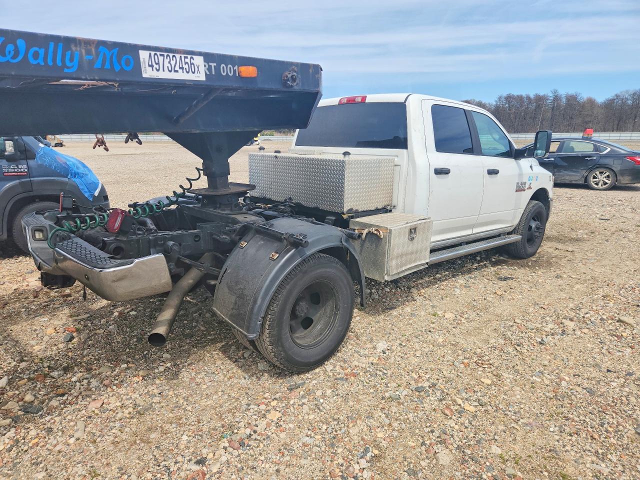 2015 Ram 3500 VIN 3C63RPGL0FG555568 photo 3