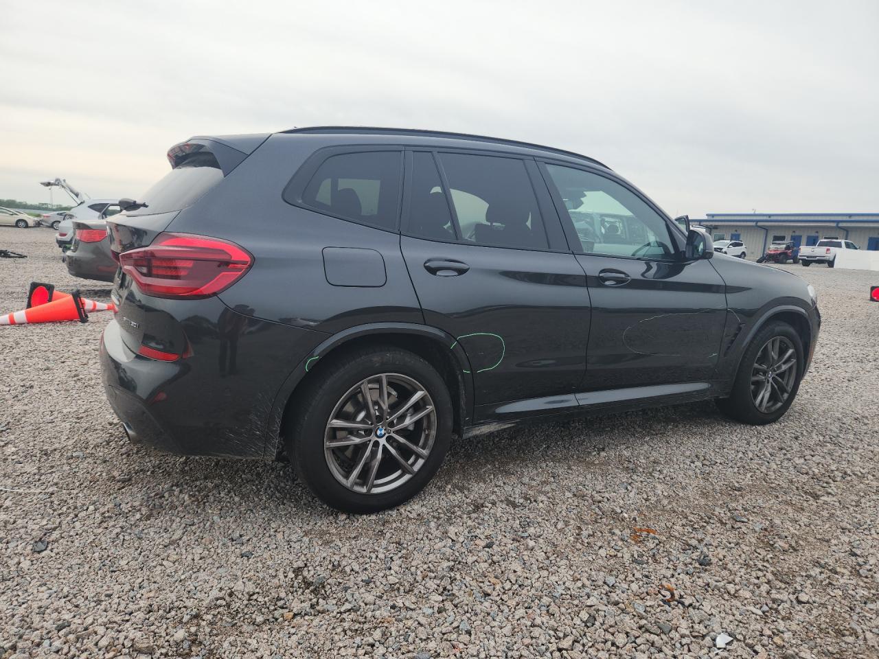 2021 BMW X3 VIN 5UXTY3C07M9F84385 photo 3