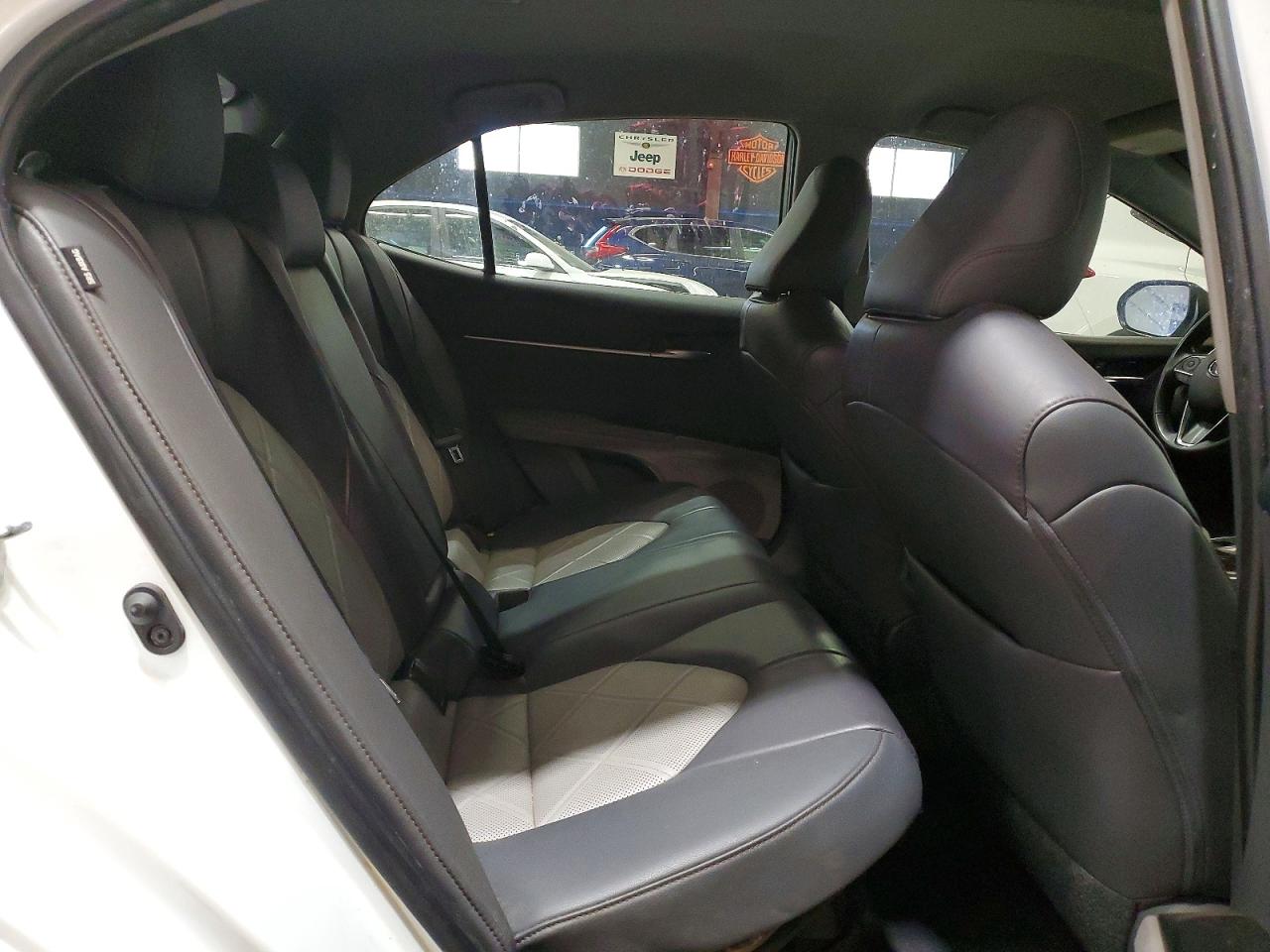 2018 Toyota Camry sola VIN 4T1B21HK6JU009533 photo 10