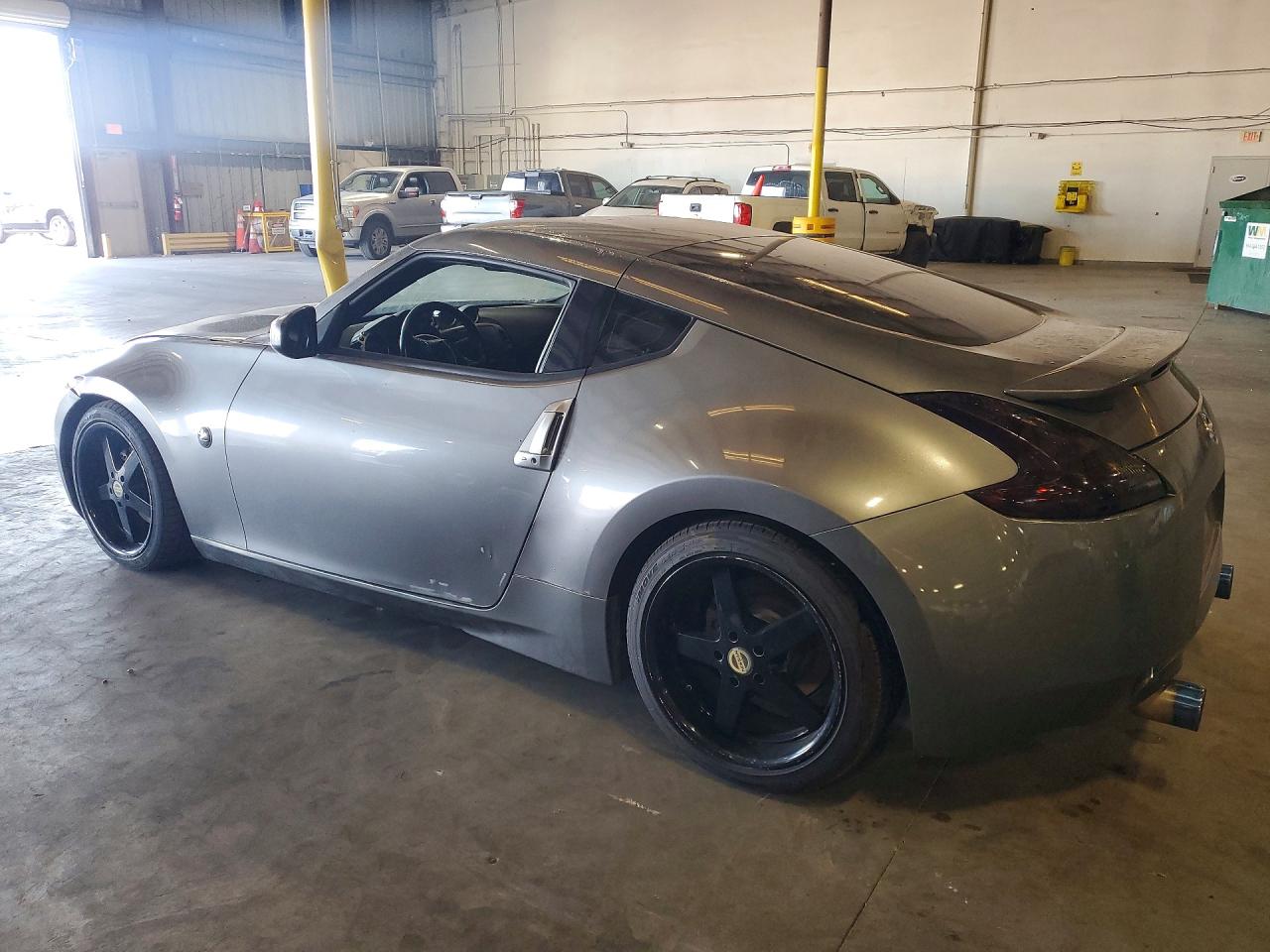 2011 Nissan 370z VIN JN1AZ4EH4BM550445 photo 2