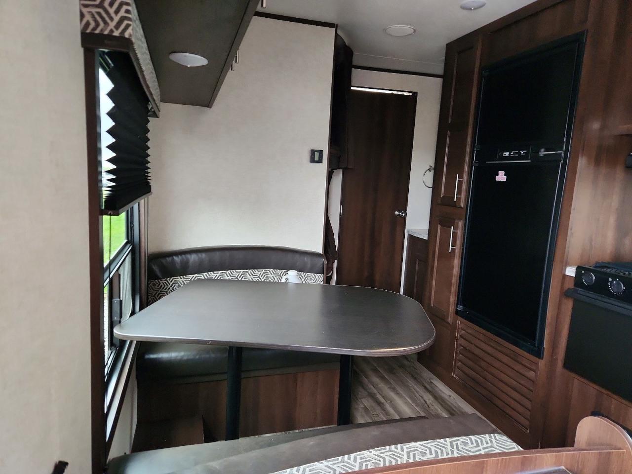 2019 JAYCO JAY FLIGHT SLX CAMPER VIN 1UJBJ0BPXK1720127 photo 6